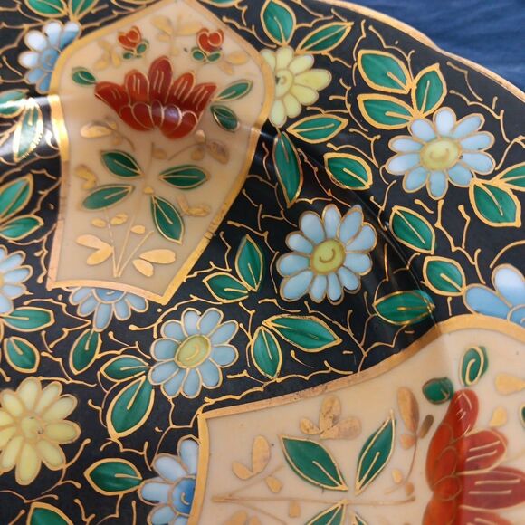 Royal Vienna Beehive Shield Hand Painted 8.5 Inch Diameter Plate Black Red Green - Picture 10 of 14